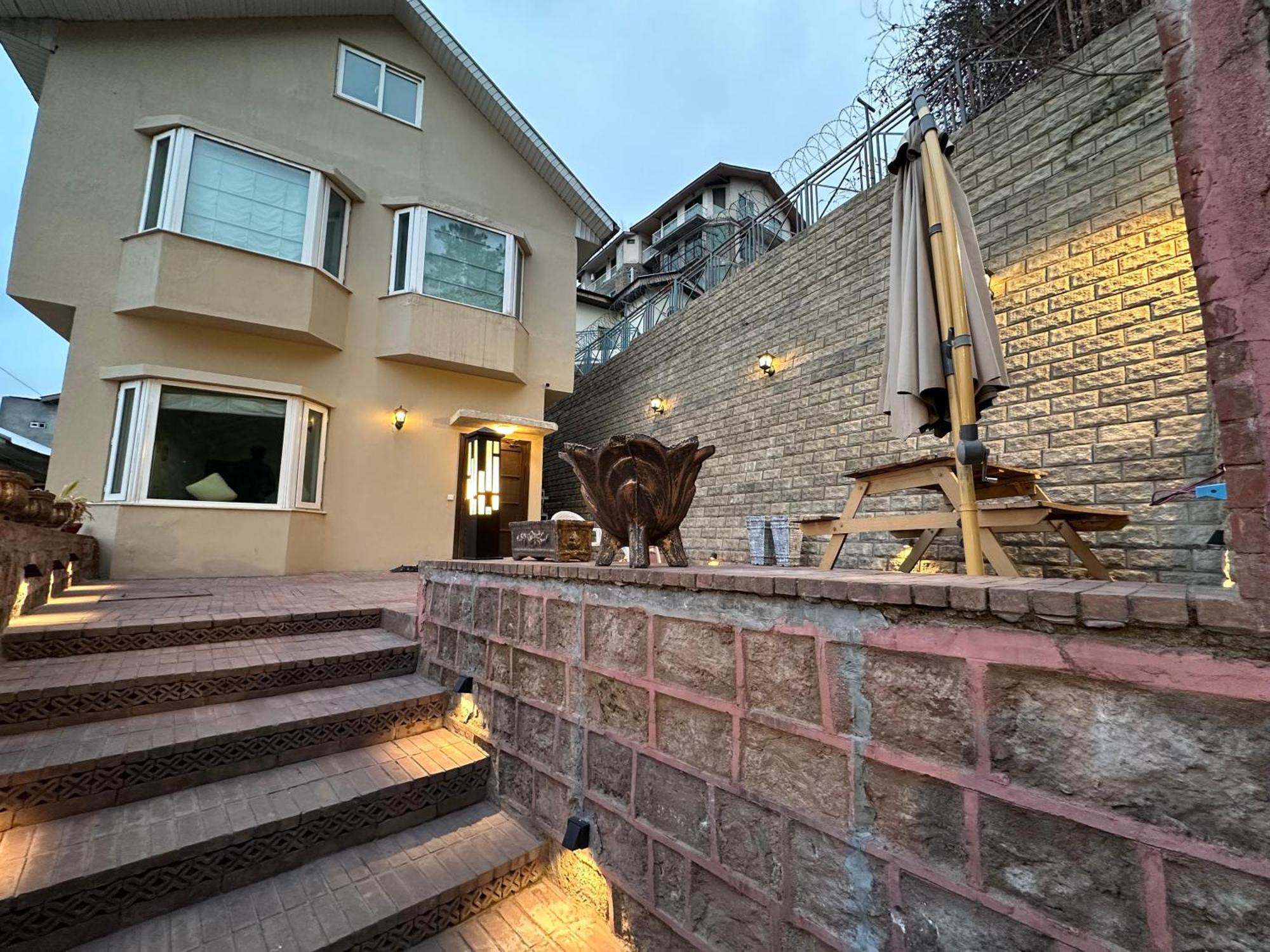 Sarah'S Lodge Муррее Экстерьер фото